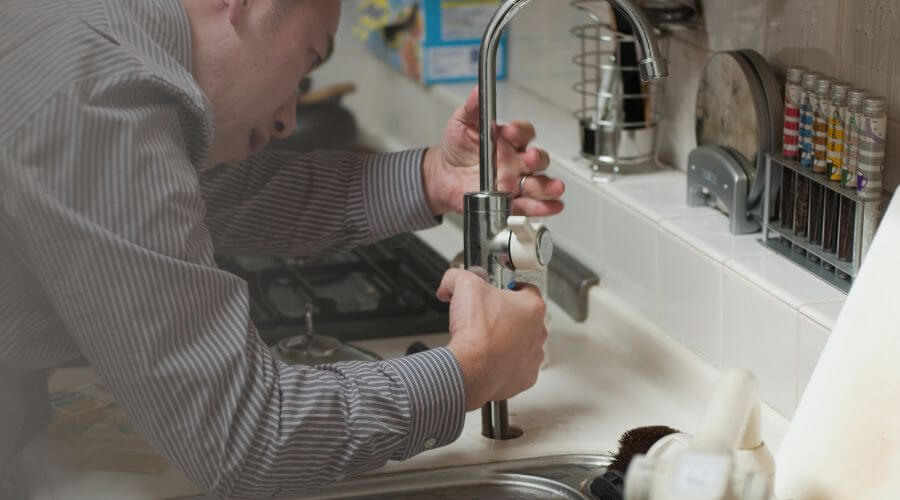 Expert burst pipe repair services in De Kalb, MS